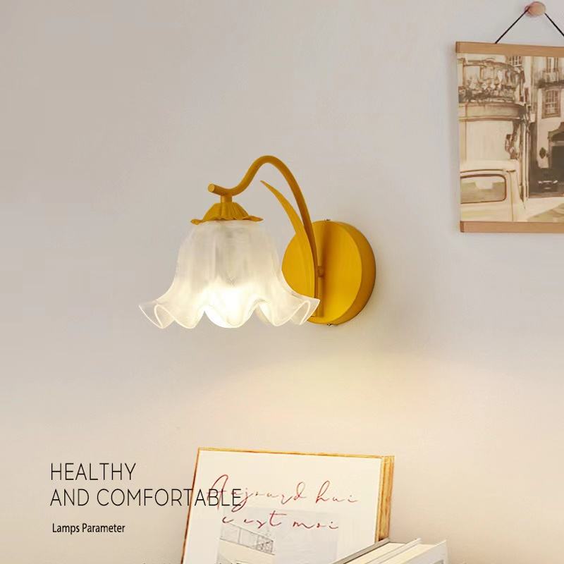 Retro Wandlamp Acryl Kap - Elegante Bloem Michela