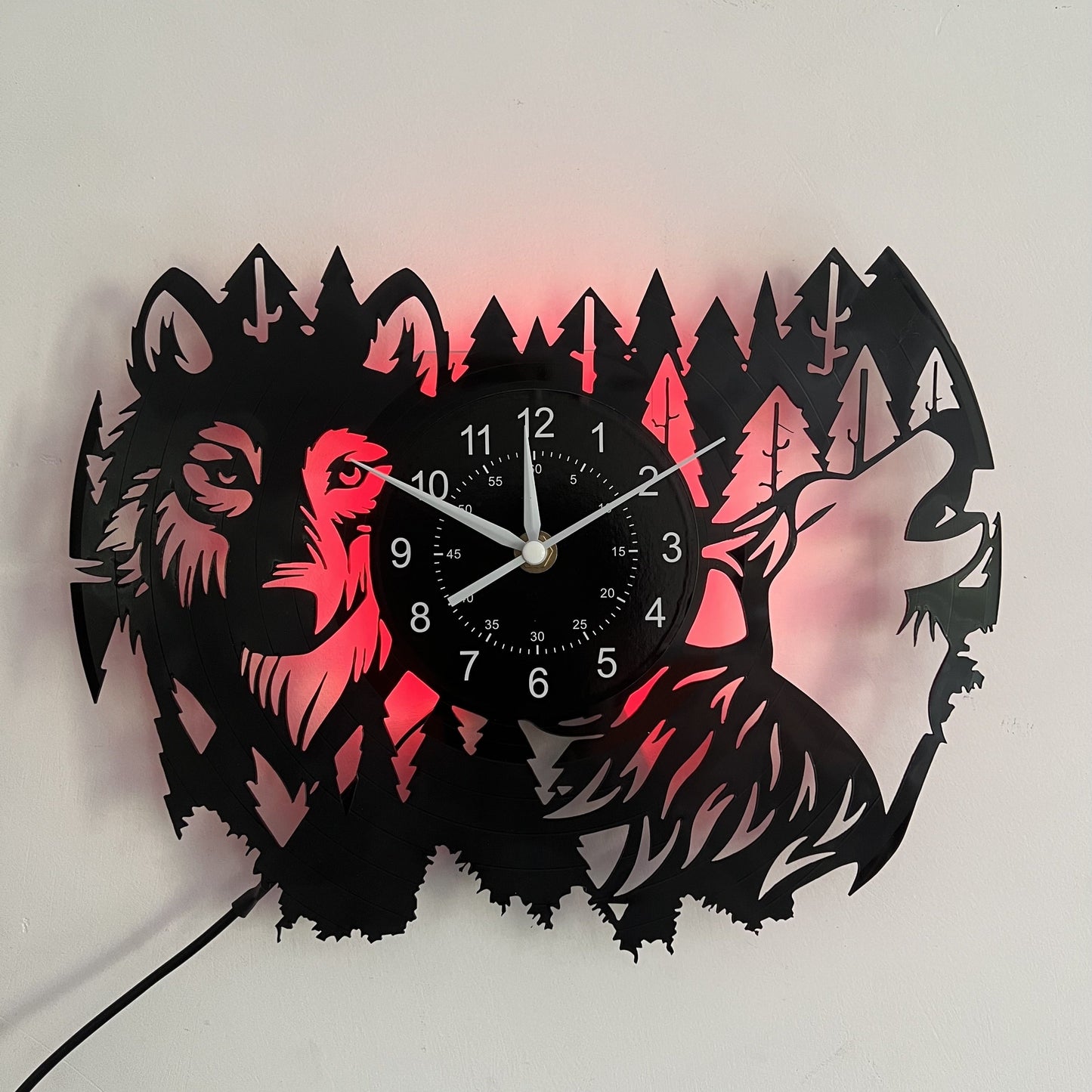 Stille Wandklok met Wolf Thema - Vinyl Klok Dubai